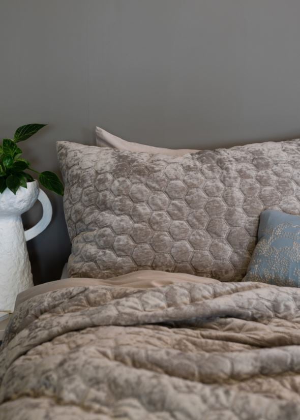 Hotellityynyliina hiekka - 2