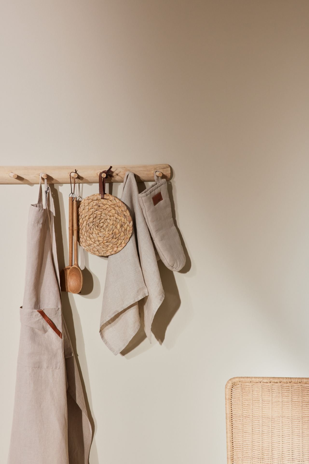 Esiliina luonnonväri - 2