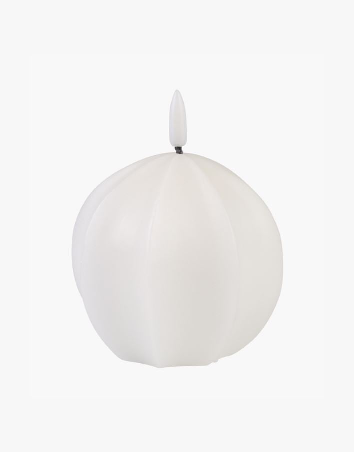 Led-kynttilä valkoinen - 9,5x9,5x12,5 cm valkoinen - 1