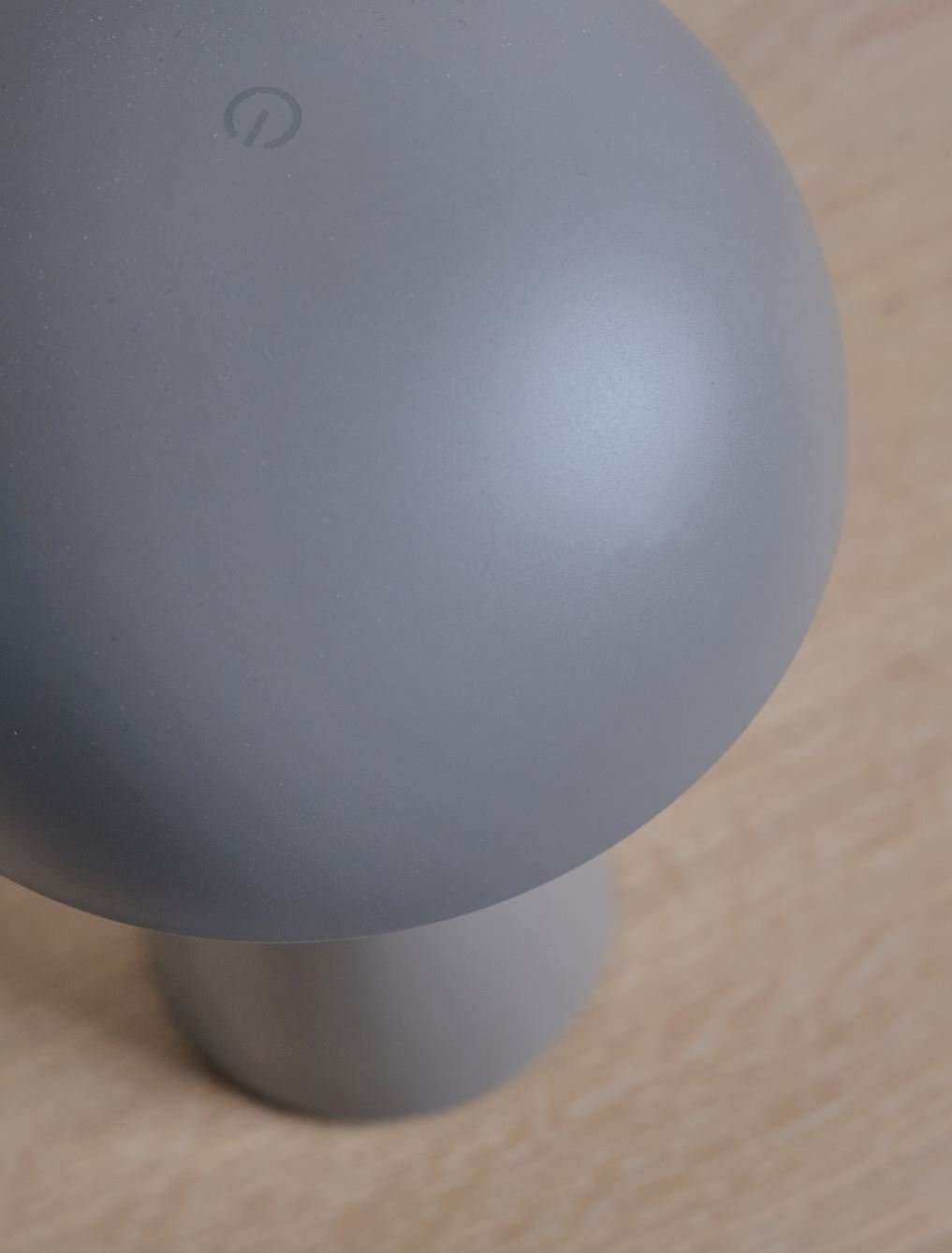 Ladattava pöytävalaisin harmaanruskea - 3