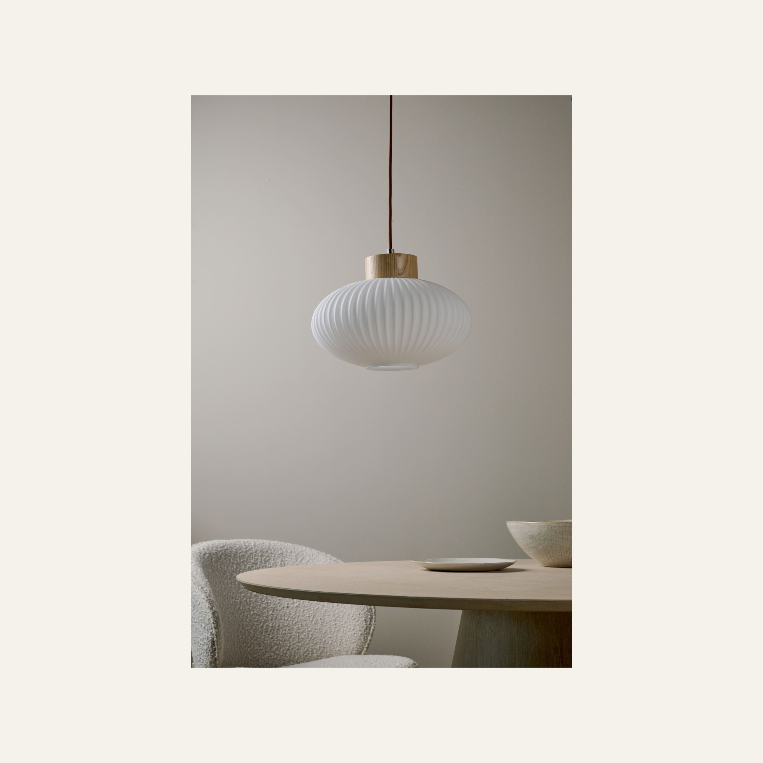 Kattovalaisin luonnonväri - 2