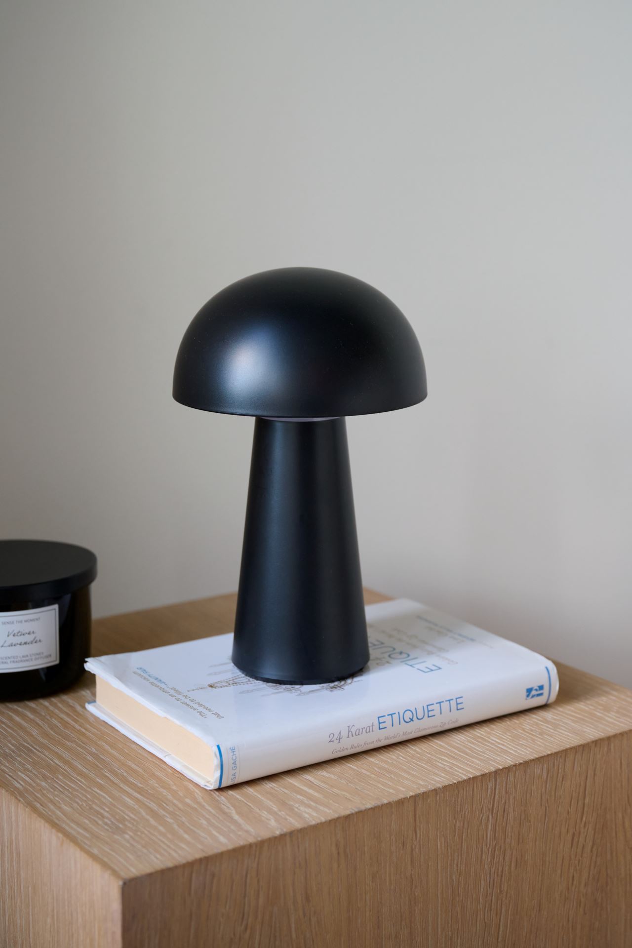 Ladattava pöytävalaisin musta - 2