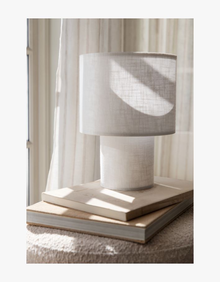 Pöytävalaisin valkoinen - 23x23x31 cm valkoinen - 1